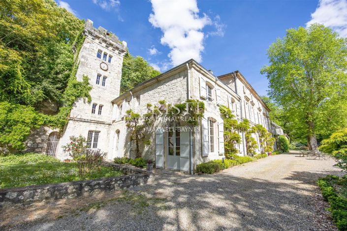 Image No.3-9 Bed Property for sale
