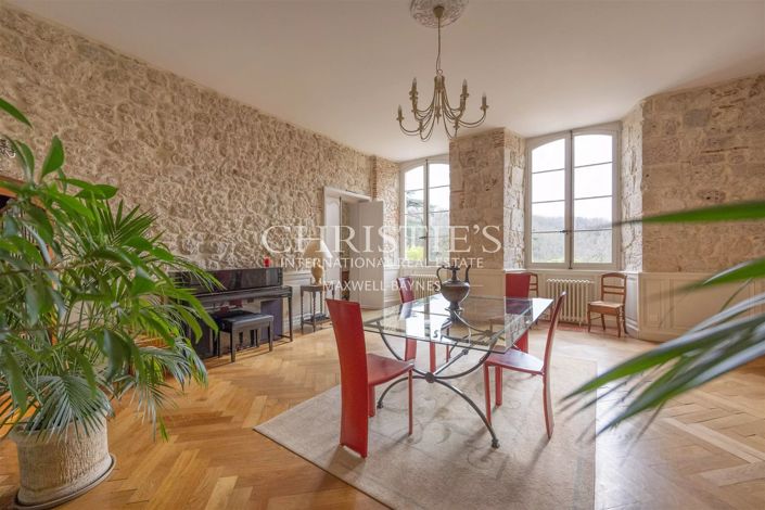 Image No.7-9 Bed House for sale