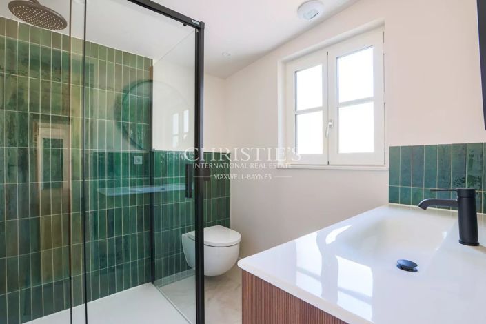 Image No.12-5 Bed House for sale