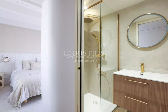 Image No.18-5 Bed House for sale