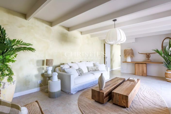 Image No.20-5 Bed House for sale