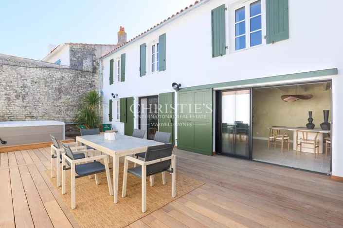 Image No.21-5 Bed House for sale