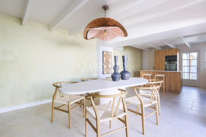 Image No.3-5 Bed House for sale