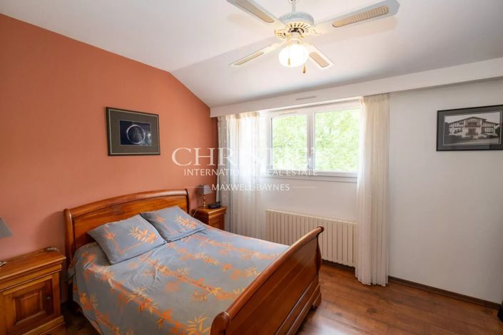 Image No.10-3 Bed Apartment for sale