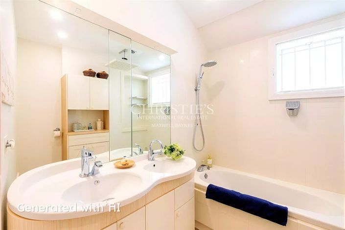 Image No.13-3 Bed Apartment for sale