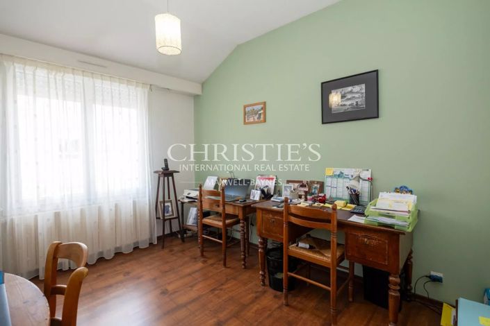 Image No.14-3 Bed Apartment for sale