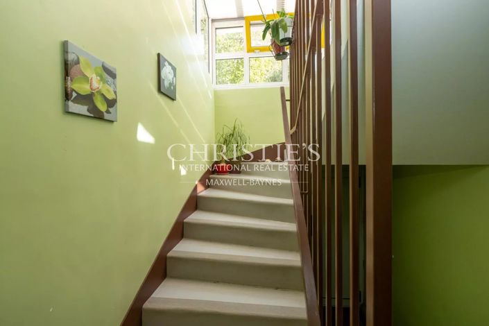 Image No.18-3 Bed Apartment for sale