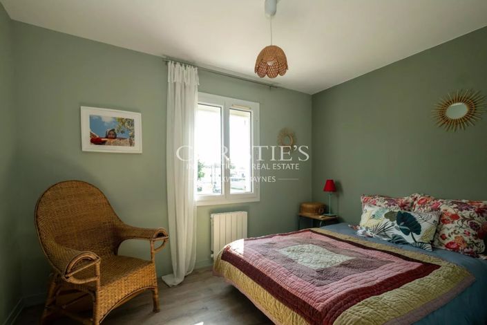 Image No.12-4 Bed House for sale