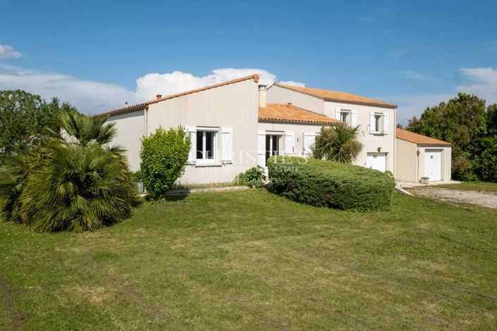 Image No.23-4 Bed House for sale