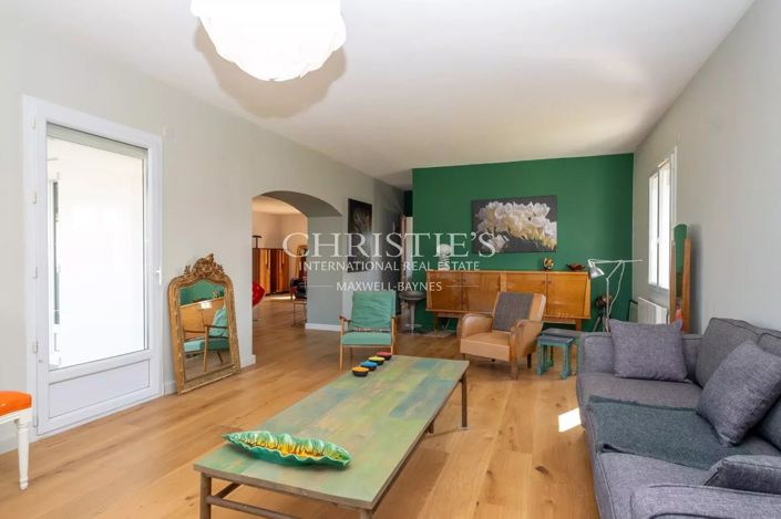 Image No.3-4 Bed House for sale