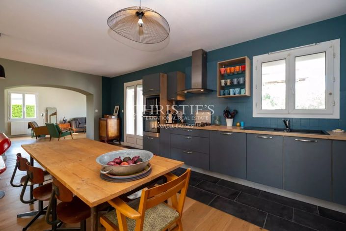 Image No.6-4 Bed House for sale