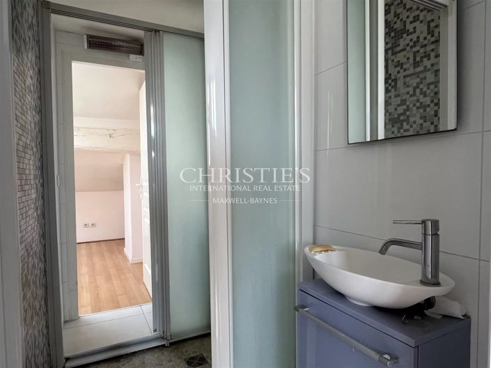 Image No.18-3 Bed House for sale