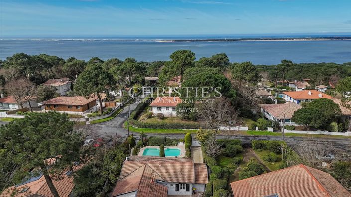 Image No.2-4 Bed House for sale