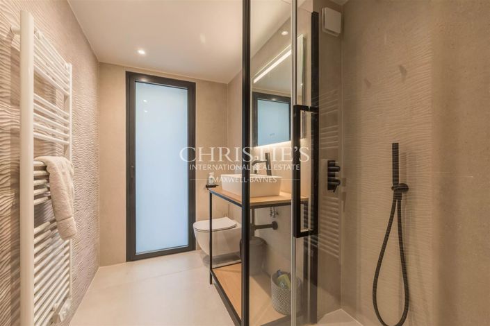 Image No.11-5 Bed House for sale