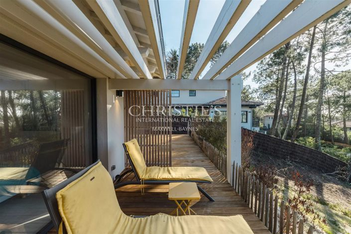 Image No.7-5 Bed House for sale