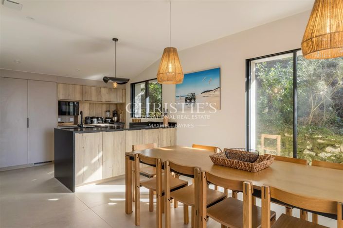 Image No.9-5 Bed House for sale