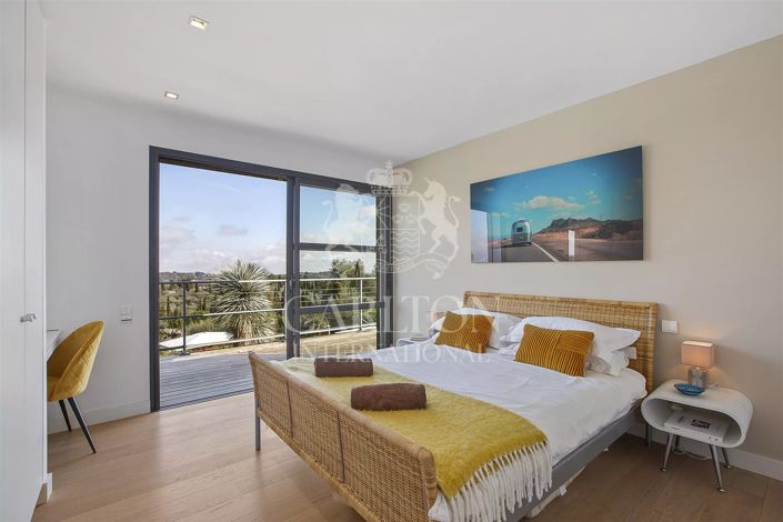 Image No.16-6 Bed House for sale