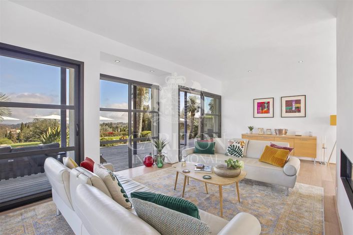 Image No.17-6 Bed House for sale