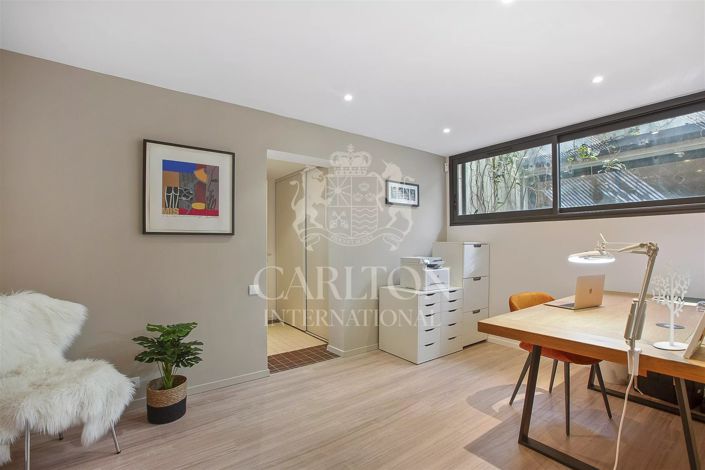 Image No.17-6 Bed House for sale