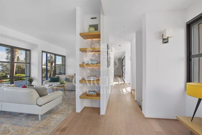 Image No.18-6 Bed House for sale