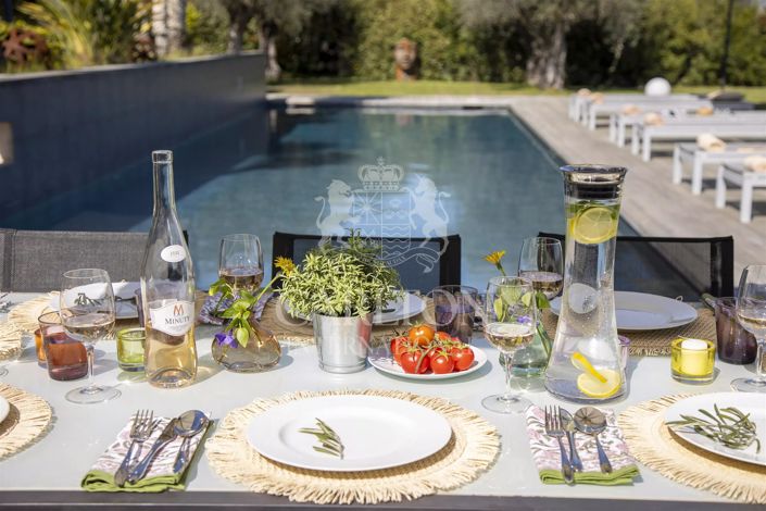 Image No.21-6 Bed House for sale