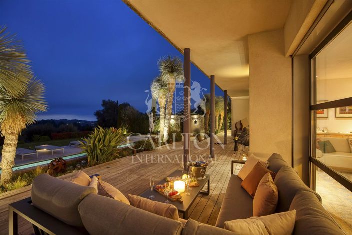 Image No.25-6 Bed House for sale