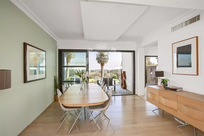 Image No.6-6 Bed House for sale