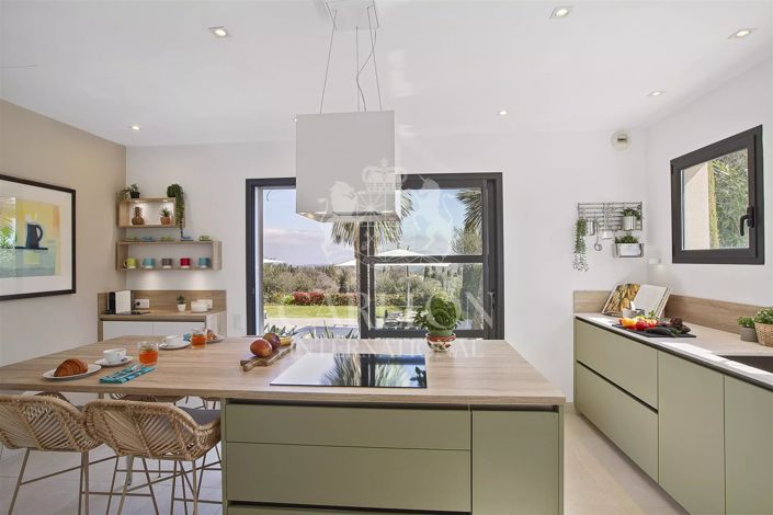 Image No.7-6 Bed House for sale