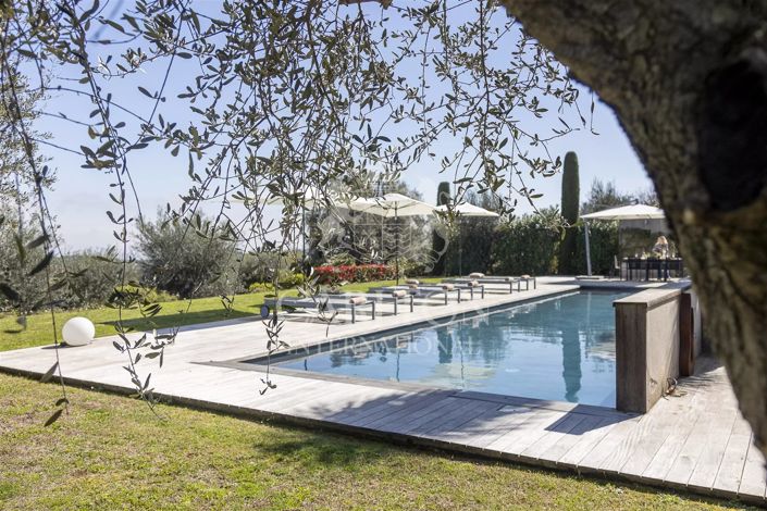 Image No.9-6 Bed House for sale