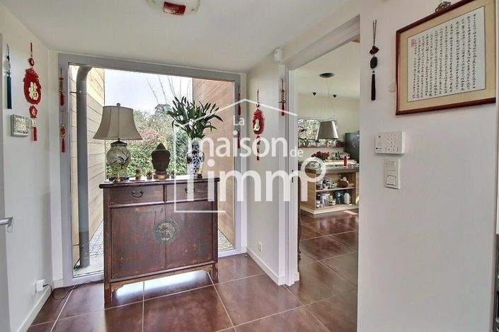 Image No.11-3 Bed House for sale