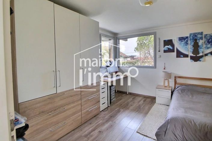 Image No.8-3 Bed House for sale