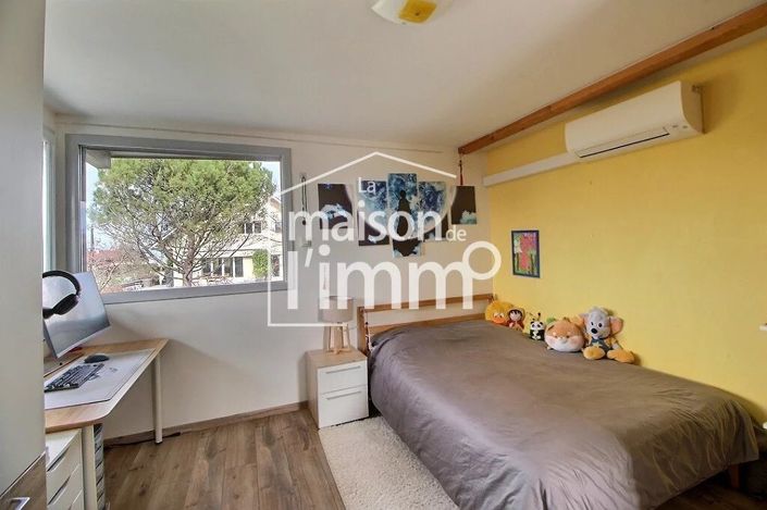 Image No.9-3 Bed House for sale