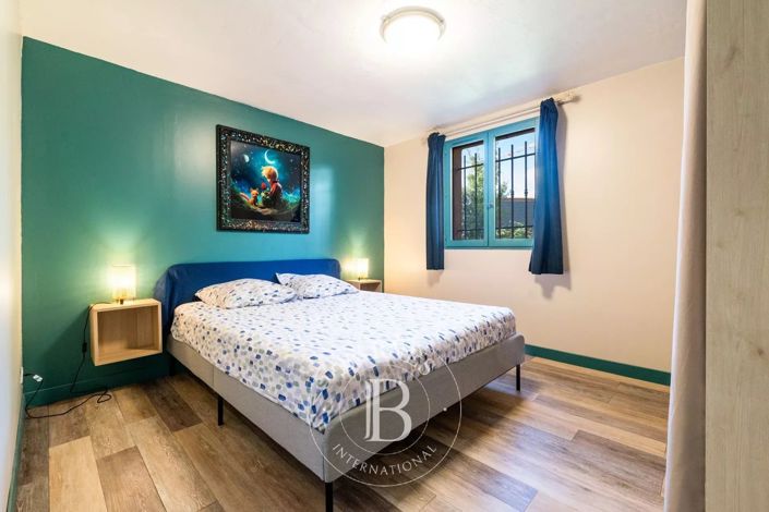 Image No.15-6 Bed House for sale