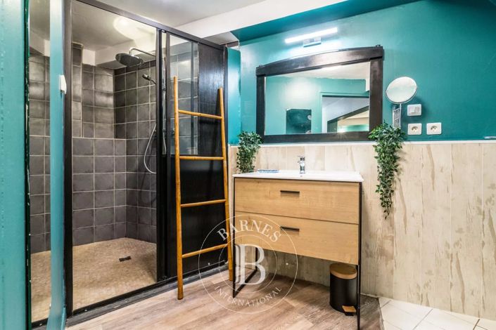 Image No.16-6 Bed House for sale