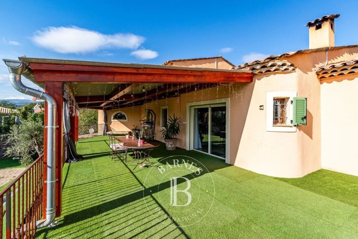 Image No.17-6 Bed House for sale