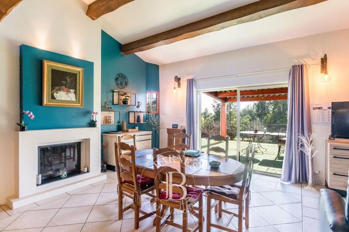 Image No.7-6 Bed House for sale