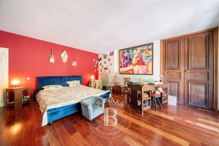 Image No.17-3 Bed House for sale