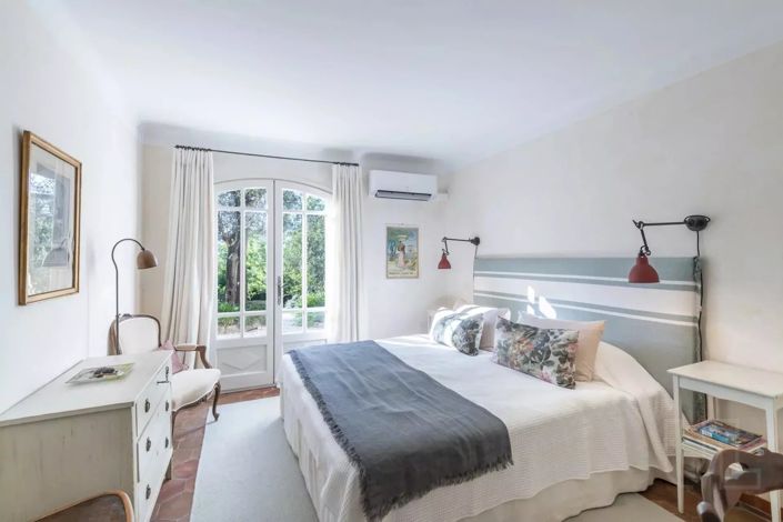 Image No.15-4 Bed House for sale