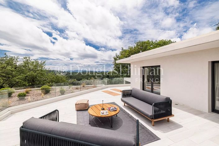 Image No.11-6 Bed House for sale