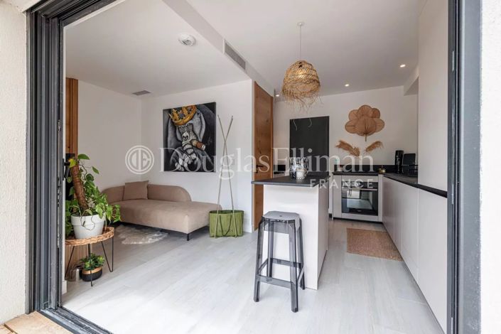 Image No.12-6 Bed House for sale