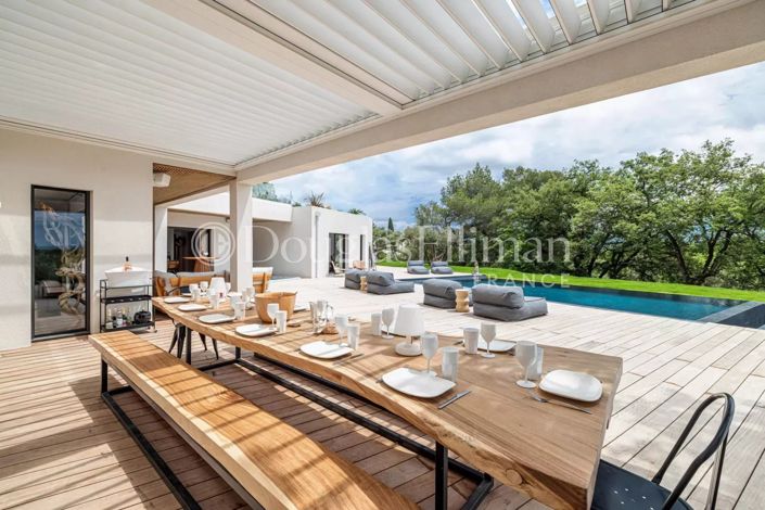 Image No.3-6 Bed House for sale