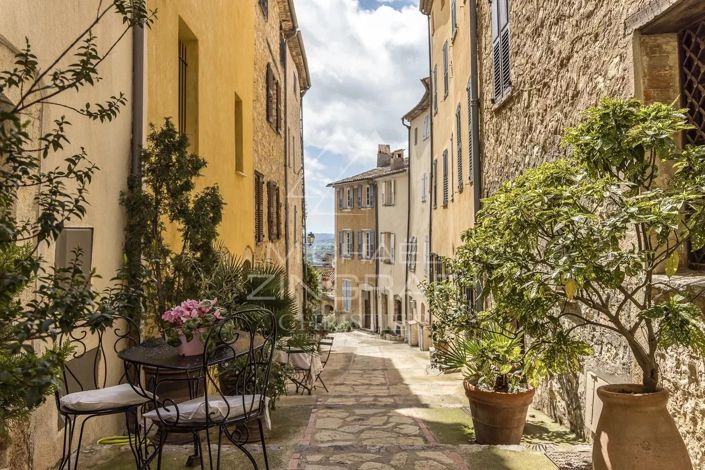 Image No.3-Appartement de 2 chambres à vendre à Châteauneuf-Grasse