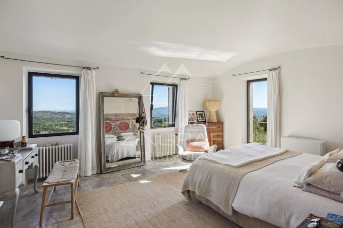 Image No.7-5 Bed House for sale