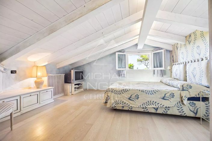 Image No.12-5 Bed House for sale