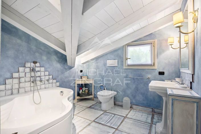 Image No.13-5 Bed House for sale