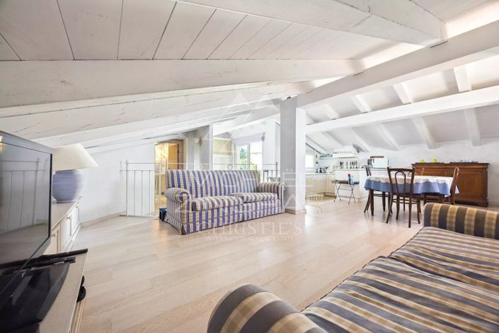 Image No.32-5 Bed House for sale