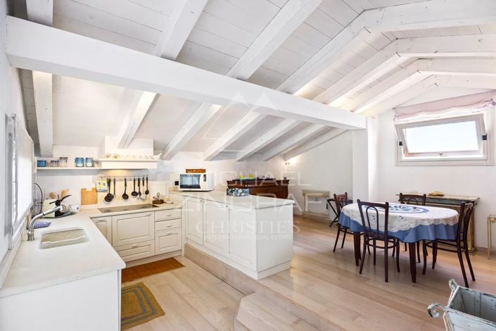 Image No.33-5 Bed House for sale