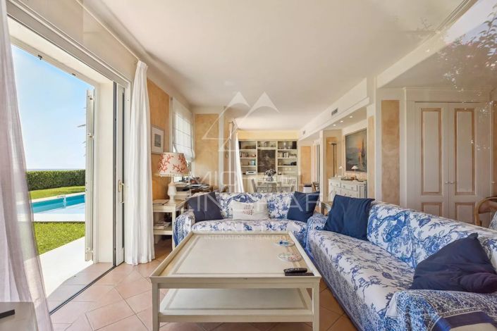 Image No.5-5 Bed House for sale