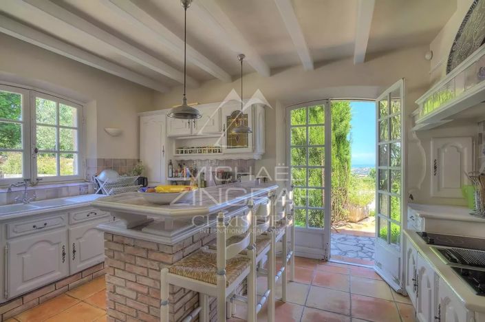 Image No.7-7 Bed House for sale