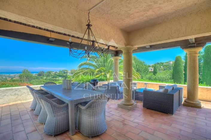 Image No.8-7 Bed House for sale